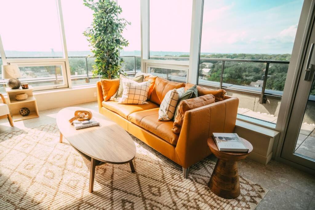 New Luxury 2Br Penthouse Apt In Central هاليفاكس المظهر الخارجي الصورة