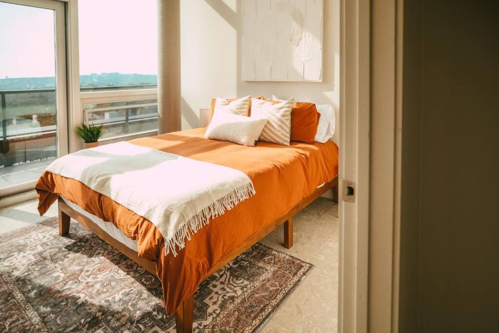 New Luxury 2Br Penthouse Apt In Central هاليفاكس المظهر الخارجي الصورة